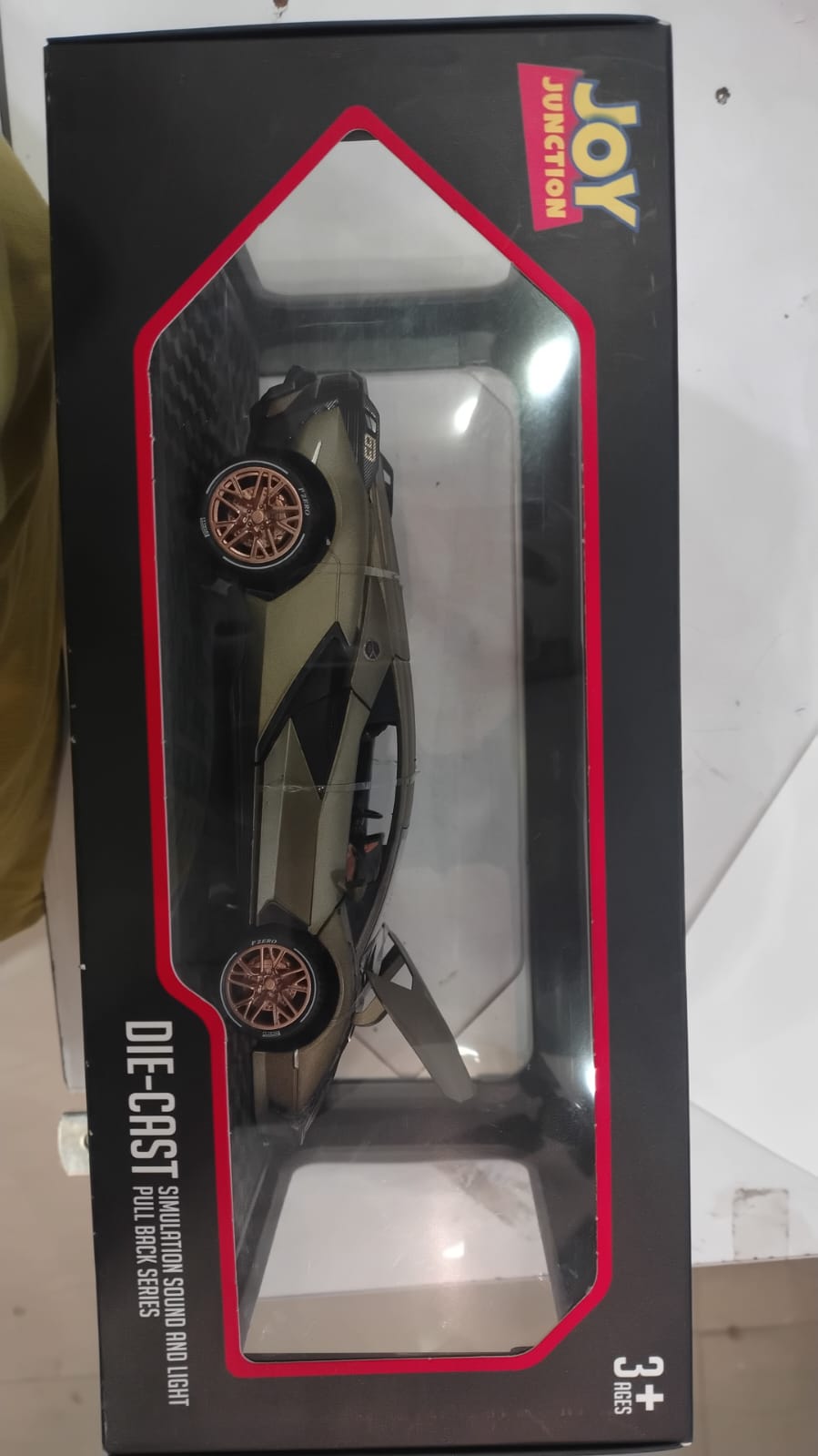 JJ15 1:24 DIECAST CAR