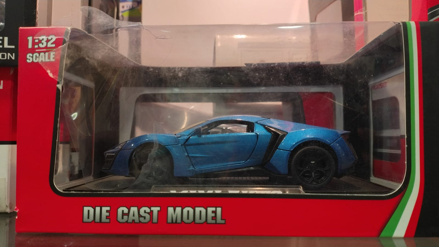 LMI C8805 1:32 DIECAST CAR