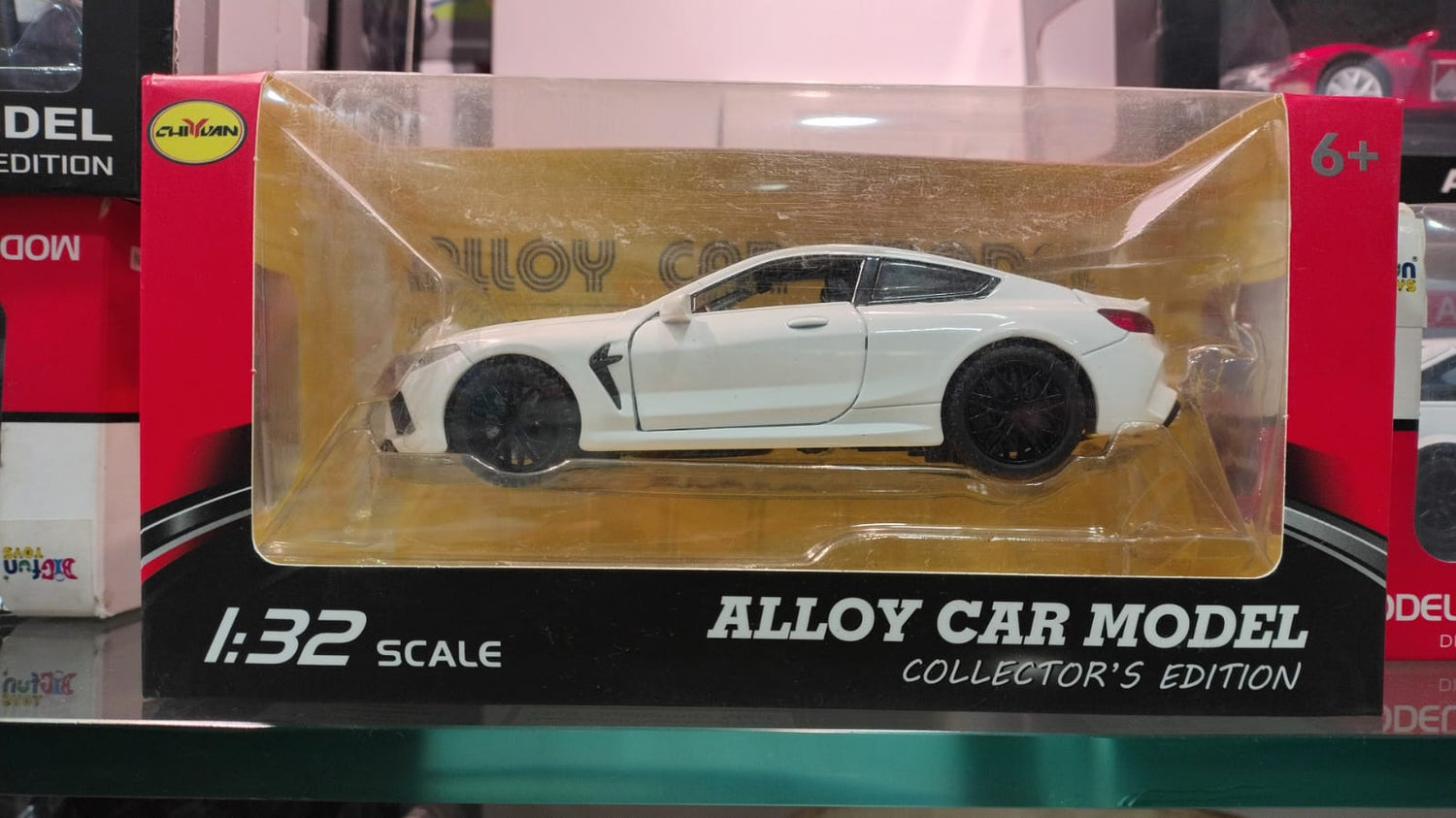 B21006 1:32 DIECAST CAR