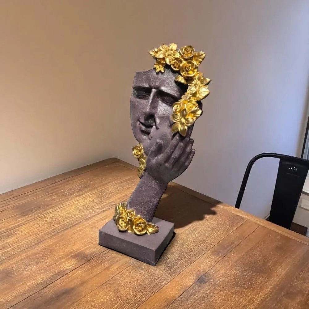 Golden Bloom Kiss Face Sculpture Romantic Home Decor Motumal-motumal