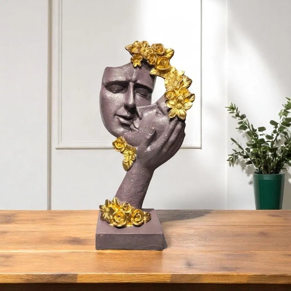 Golden Bloom Kiss Face Sculpture Romantic Home Decor Motumal-motumal