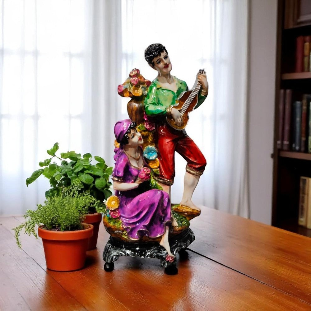 Artistic Angle of Melody Couple Showpiece with Romantic Feel