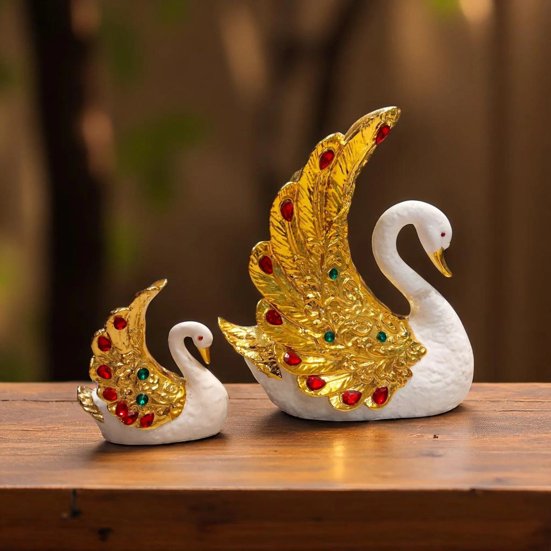 Regal Swan Couple Showpiece Gold Wings Decor Statue Motumal-motumal
