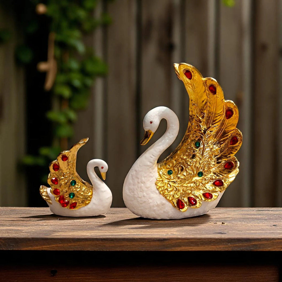 Regal Swan Couple Showpiece Gold Wings Decor Statue Motumal-motumal